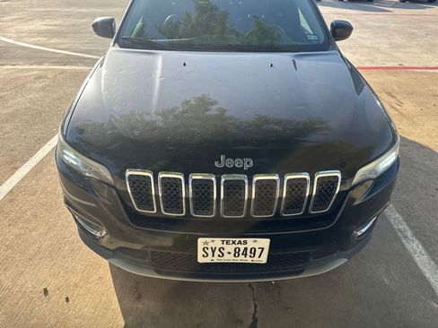 Used 2019 Jeep Cherokee Limited FWD image 2