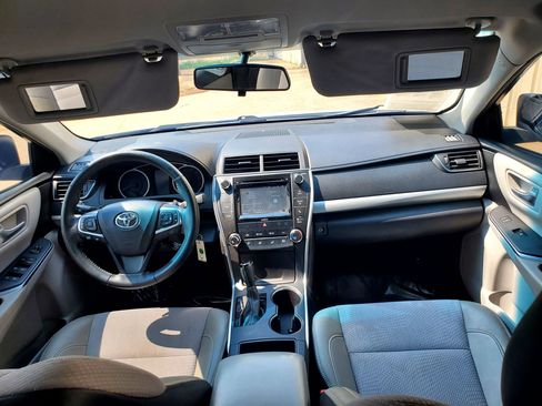 Used 2017 Toyota Camry SE FWD image 29