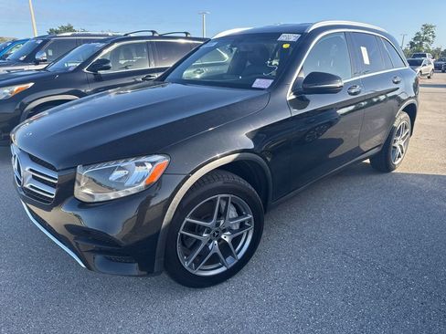 Used 2019 Mercedes-Benz GLC 300 w/ AMG Line image 8