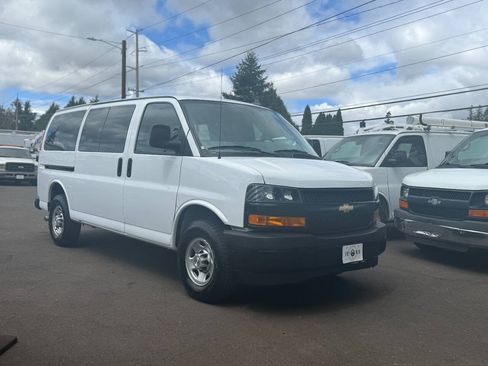 Used 2023 Chevrolet Express 3500 LS RWD image 4