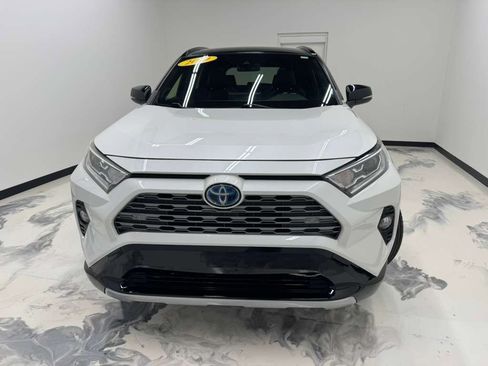 Used 2019 Toyota RAV4 XSE AWD/4WD image 2