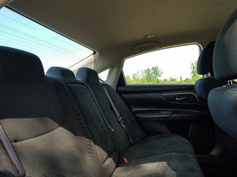 Used 2015 Nissan Altima 2.5 S w/ Power Driver Seat Package FWD image 15