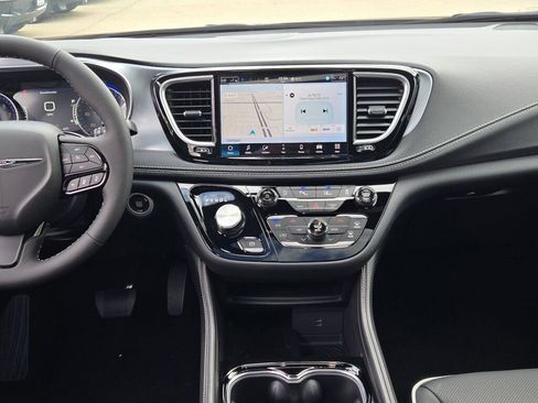 New 2026 Chrysler Pacifica Limited w/ S Appearance Package image 21