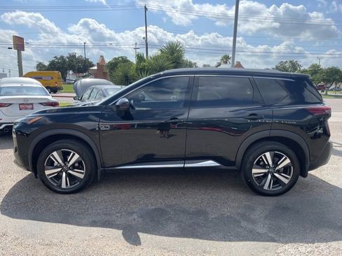 Used 2023 Nissan Rogue SL w/ SL Premium Package image 3