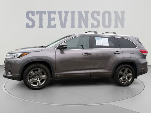 Used 2019 Toyota Highlander Limited Platinum AWD/4WD image 2