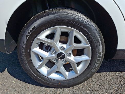 Certified 2023 Kia Soul LX w/ LX Technology Package image 14