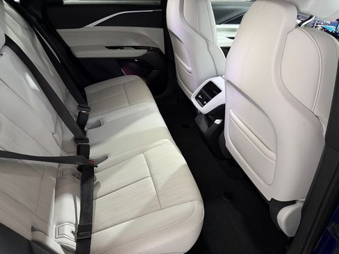 New 2026 Cadillac Lyriq Sport AWD/4WD image 43