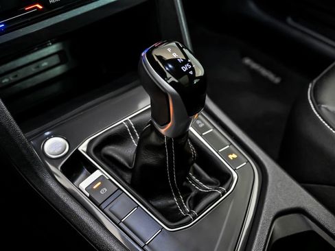 Certified 2024 Volkswagen Tiguan SE R-Line image 21