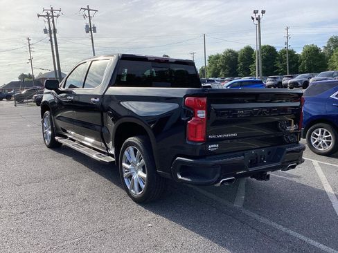 Used 2020 Chevrolet Silverado 1500 High Country w/ Technology Package AWD/4WD image 3