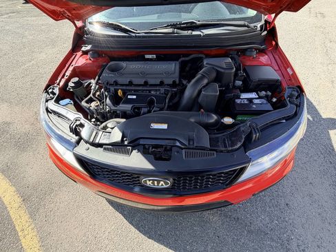 Used 2010 Kia Forte Koup SX image 5