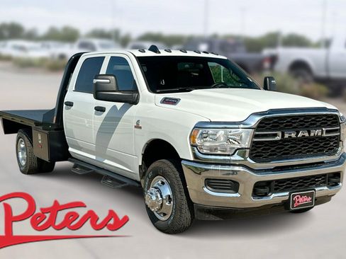 New 2024 RAM 3500 Tradesman w/ Chrome Appearance Group image 1