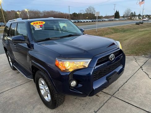 Used 2016 Toyota 4Runner SR5 image 5