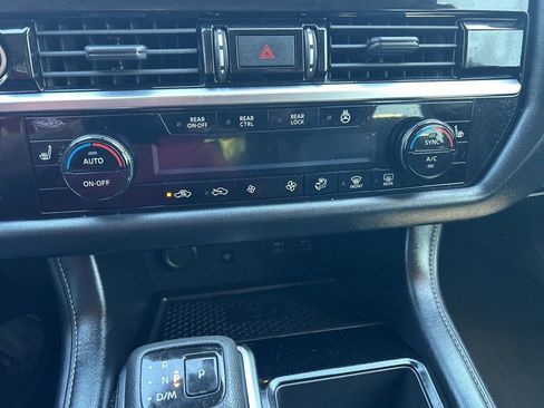 Certified 2023 Nissan Pathfinder SL w/ SL Premium Package FWD image 13