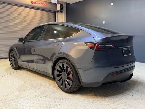 Used 2023 Tesla Model Y Performance AWD/4WD image 3
