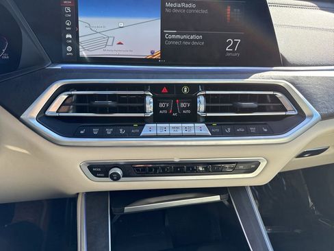 Used 2022 BMW X5 xDrive40i w/ M Sport Package image 31