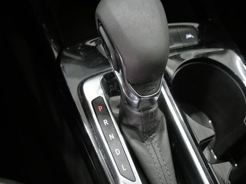 Used 2025 Chevrolet Trax LT FWD image 21