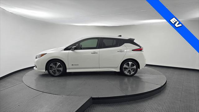 Used 2019 Nissan Leaf SL w/ SL Technology Package FWD image 2