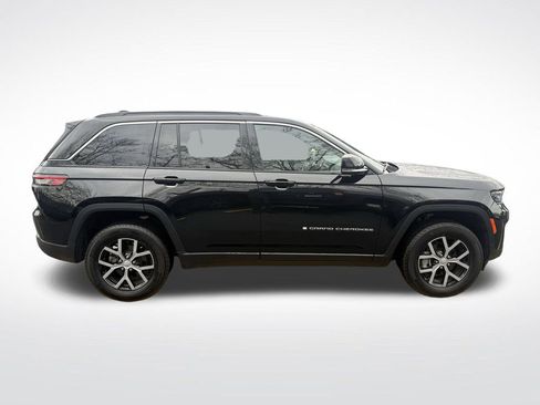 Used 2024 Jeep Grand Cherokee Limited w/ Trailer Tow Package image 8