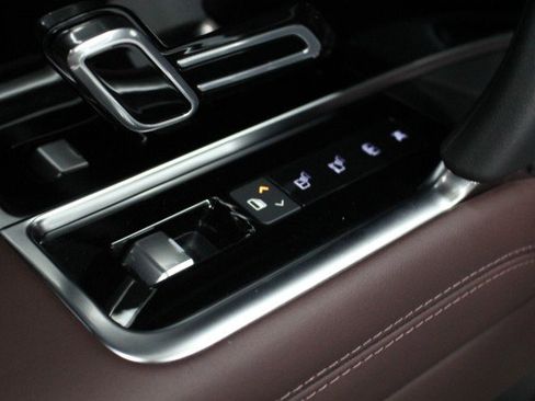 Used 2023 Land Rover Range Rover SE image 31