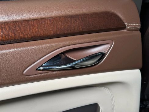 Used 2015 Cadillac SRX Luxury w/ Driver Awareness Package image 20