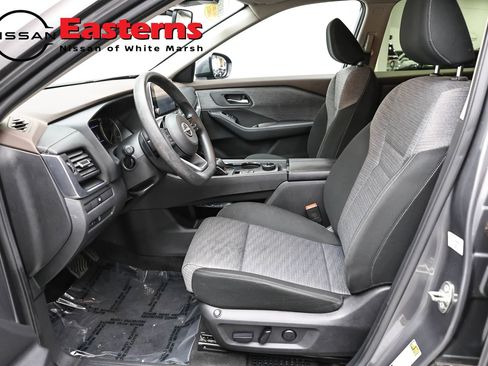 Used 2023 Nissan Rogue SV AWD/4WD image 14