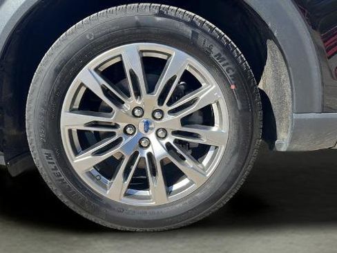 Certified 2025 Ford Explorer Platinum AWD/4WD image 14