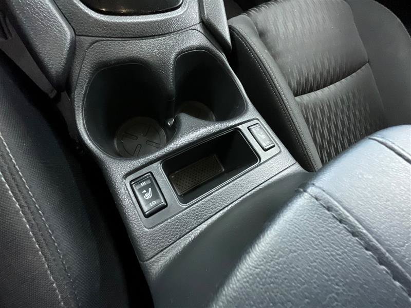 Used 2020 Nissan Rogue SV FWD image 14