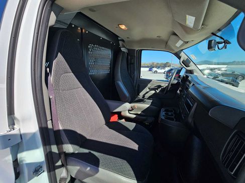 Used 2025 Chevrolet Express 2500 w/ Driver Convenience Package RWD image 21