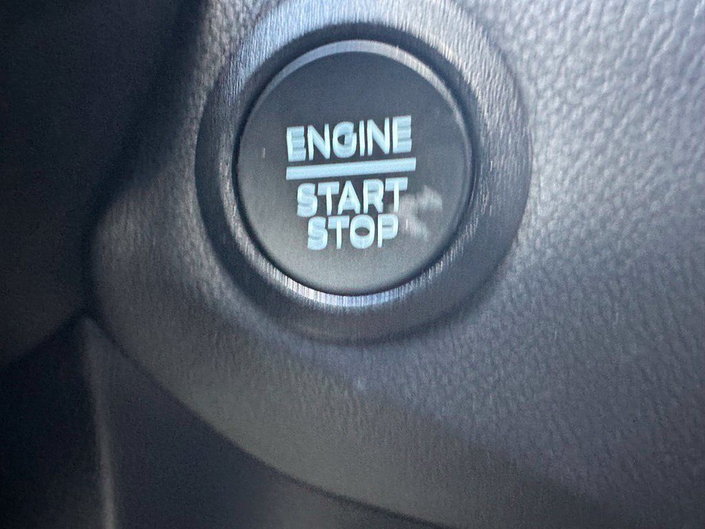 Used 2025 Ford Escape ST-Line Select AWD/4WD image 19