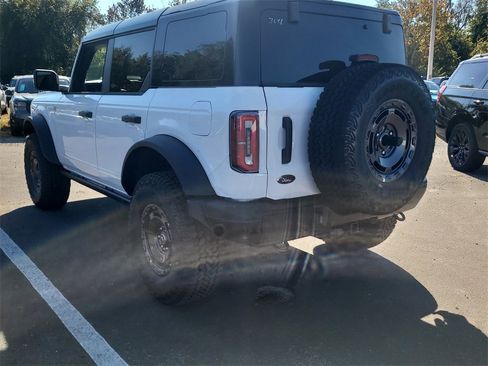 New 2025 Ford Bronco Badlands image 3