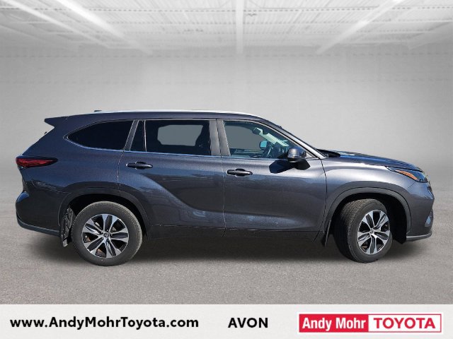 Used 2023 Toyota Highlander XLE AWD/4WD image 8
