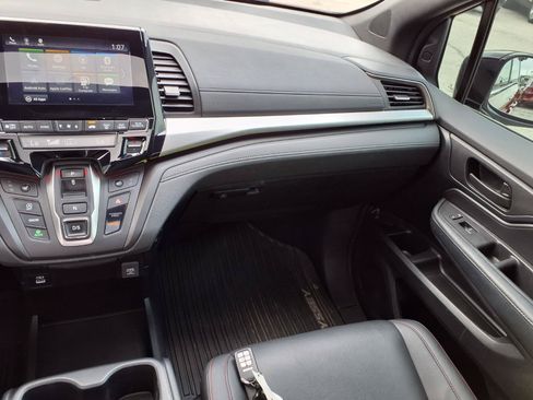 Used 2023 Honda Odyssey Sport image 5