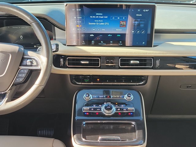 Certified 2022 Lincoln Nautilus FWD w/ Premium Package image 20