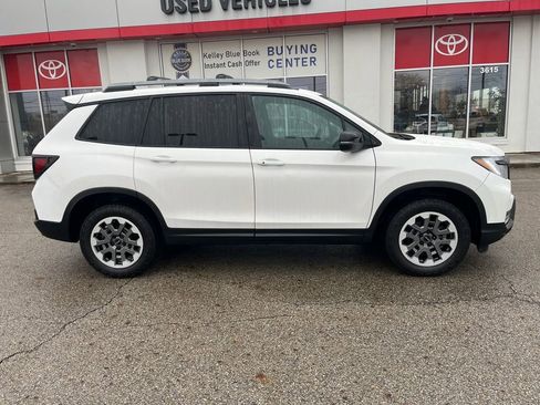 Used 2024 Honda Passport TrailSport image 6