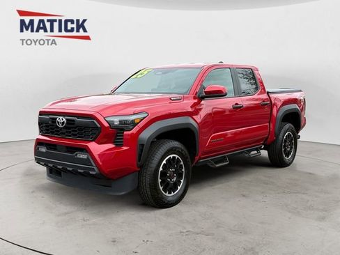 Used 2025 Toyota Tacoma TRD Off-Road AWD/4WD image 3