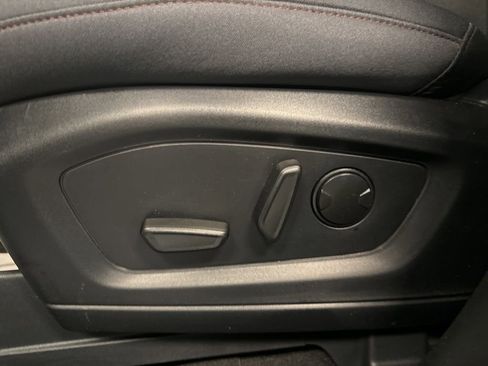 Used 2025 Ford Explorer Active AWD/4WD image 23