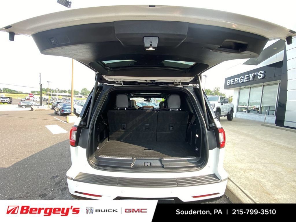 Used 2020 Lincoln Navigator Reserve w/ Equipment Group 208A Reserve AWD/4WD image 29