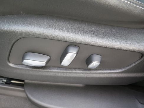 Used 2024 Cadillac XT6 Premium Luxury w/ Technology Package image 11