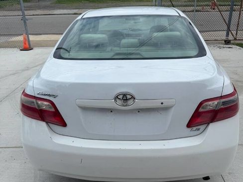 Used 2009 Toyota Camry LE image 4