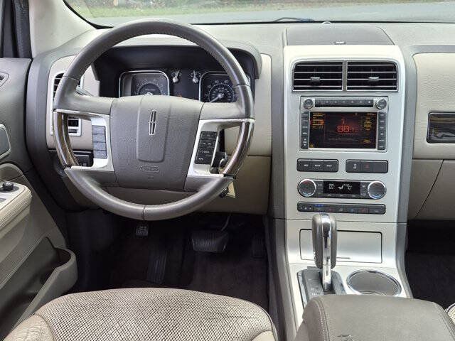Used 2009 Lincoln MKX 2WD image 29