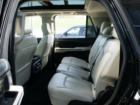 Used 2020 Ford Expedition Platinum image 30