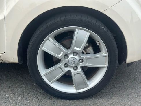 Used 2010 Kia Soul ! image 18