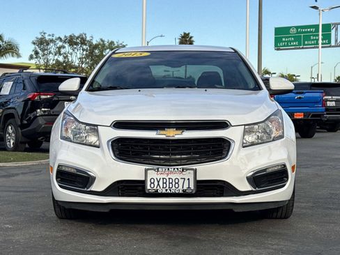 Used 2015 Chevrolet Cruze LT image 2