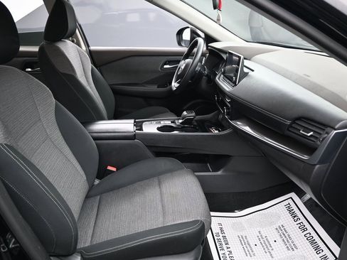 Used 2023 Nissan Rogue SV image 34