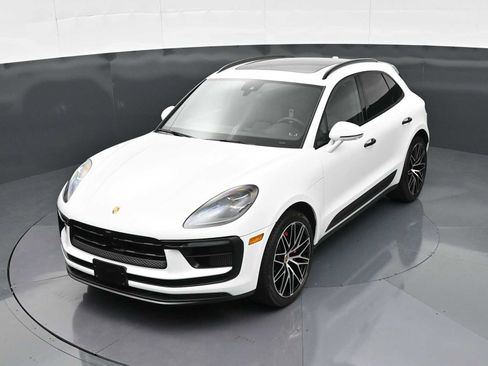 Certified 2023 Porsche Macan S AWD/4WD image 29
