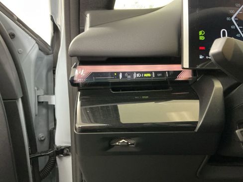 New 2026 BMW 540i xDrive w/ Executive Package AWD/4WD image 17