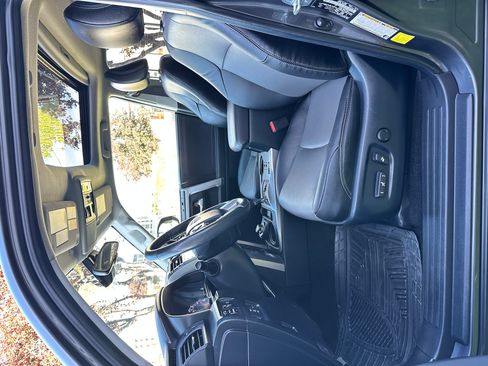Used 2023 Toyota 4Runner SR5 Premium w/ Moonroof Package AWD/4WD image 19