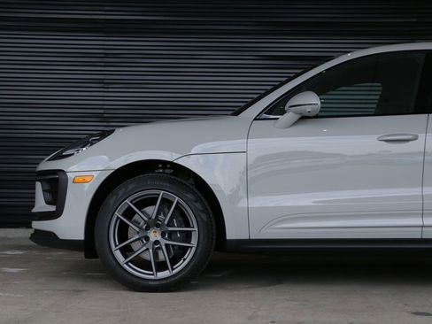 New 2026 Porsche Macan image 9