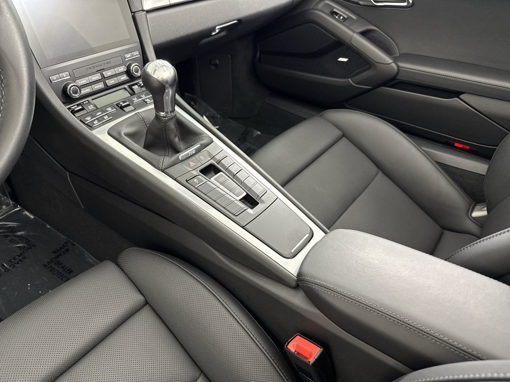 Certified 2025 Porsche 718 Boxster S RWD image 29