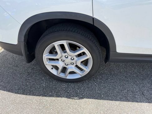 Used 2024 Honda Passport EX-L image 5